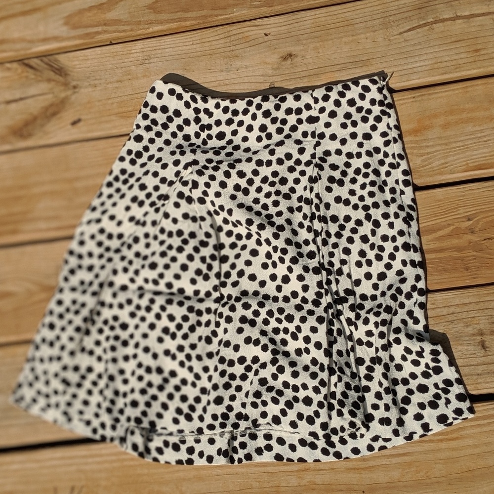 LIKE NEW 2P LOFT SKIRT